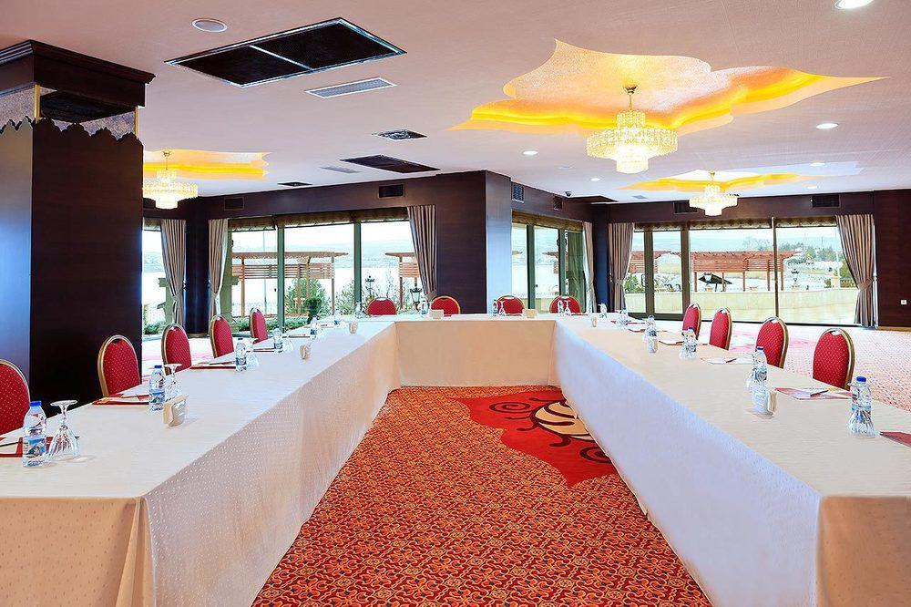 Kronos Hotel Golbası Eksteriør bilde